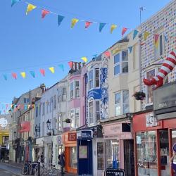 Kreative Einkaufsstraße in Brighton